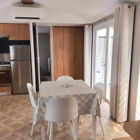 Confortable A Avec Piscine Сasa de vacaciones